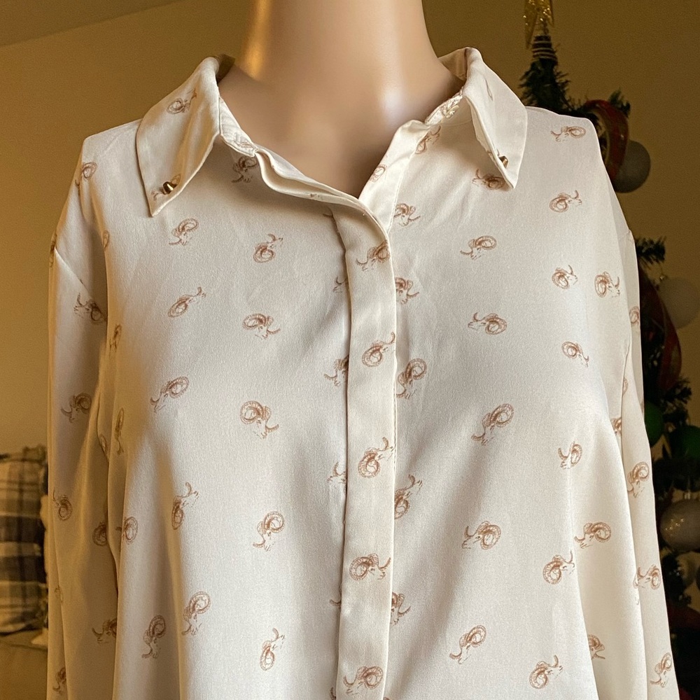 GREAT CONDITION -  RAM TOP FROM LOVE 21 - SIZE M